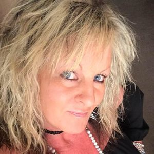 Meet your Posher, Leigh